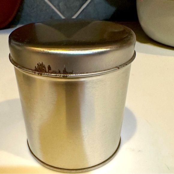 VTG SMALL 3.25”X3” SPICE TIN TEA FOOD STORAGE TRINKET COLLECTIBLE PLAIN SILVER - Picture 5 of 8